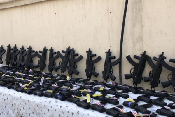 حركة طالبان تعلن ضبط أكثر من 500 قطعة سلاح في معبر تورخم