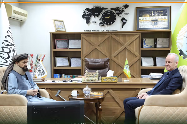 د طالبانو او د خوړو نړیوال پروګرام چارواکي د همکاریو د پراختیا په اړه غږېدلي