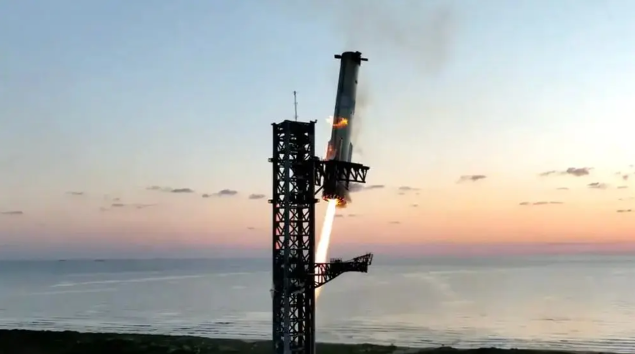 ترامپ از ماسک خواست دو فضانورد گیرمانده امریکایی را نجات دهد