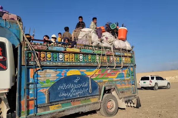 عودة أكثر من 2500 شخص من باكستان وإيران إلى أفغانستان خلال يوم واحد