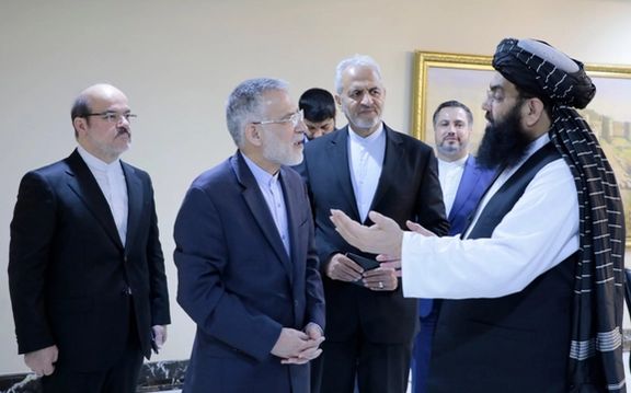 مولوي کبیر د ایران استازي ته: ګاونډیان دې افغان کډوالو ته په خپله خوښه د ستنېدو وخت ورکړي