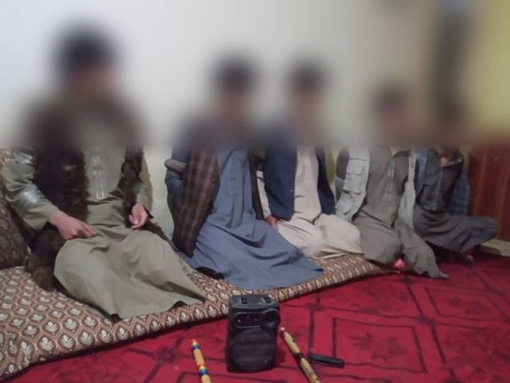 طالبانو د تخار په چاه اب ولسوالۍ کې پنځه تنه د موسیقۍ د غږولو په تور ونیول