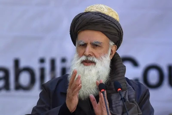 سیاف له طالبانو وغوښتل چې «دیني ارزښتونه مه سرچپه کوئ»