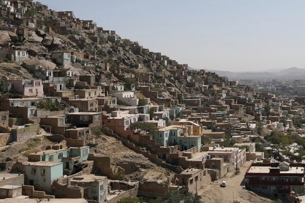 کارشناسان در باکو چالش سکونتگاههای غیررسمی در افغانستان را بررسی میکنند