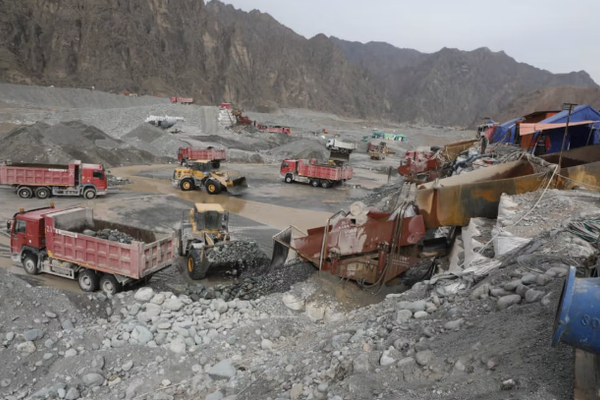 مقتل عاملين في انفجار داخل منجم بولاية بدخشان الأفغانية