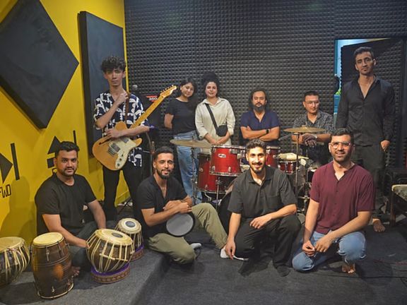 افغانستان یوازې د طالبانو نه دی؛ افغان سندرغاړي وایي، په ډیلي کې هم خپل هنر ژوندی ساتي