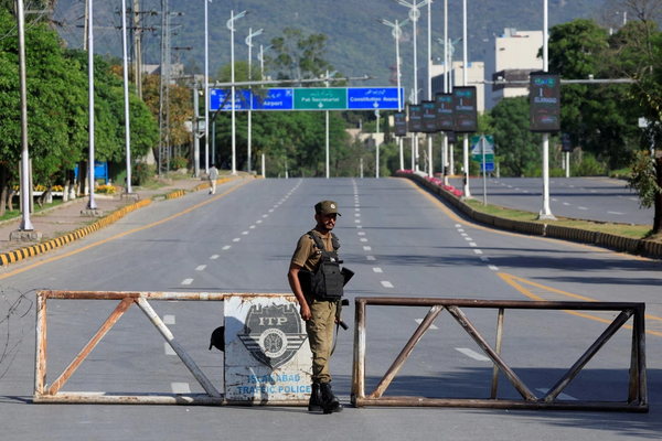 پاکستاني چارواکي: له قرغیزستان نه د سوداګریزو توکو لومړۍ جوپه پاکستان ته رسېدلې