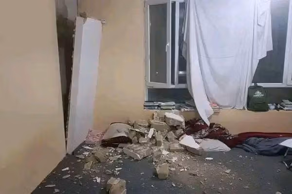 طالبانو په سمنګان کې د شوې زلزلې له امله د نږدې ۱۵۰ کسانو د مرګژوبلې خبر ورکړ