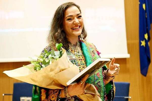 یک زن افغان در فنلند به عنوان پناهجوی برتر سال انتخاب شد