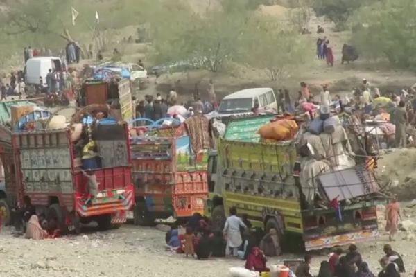 Over 700 Afghan Refugees Expelled From Pakistan, Announces Taliban