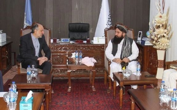 سفیر ایران در کابل به دیدار سرپرست وزارت اطلاعات و فرهنگ طالبان رفت