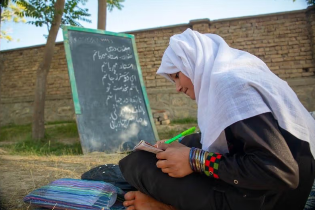 الأمم المتحدة تحذر من انهيار النظام التعليمي في أفغانستان