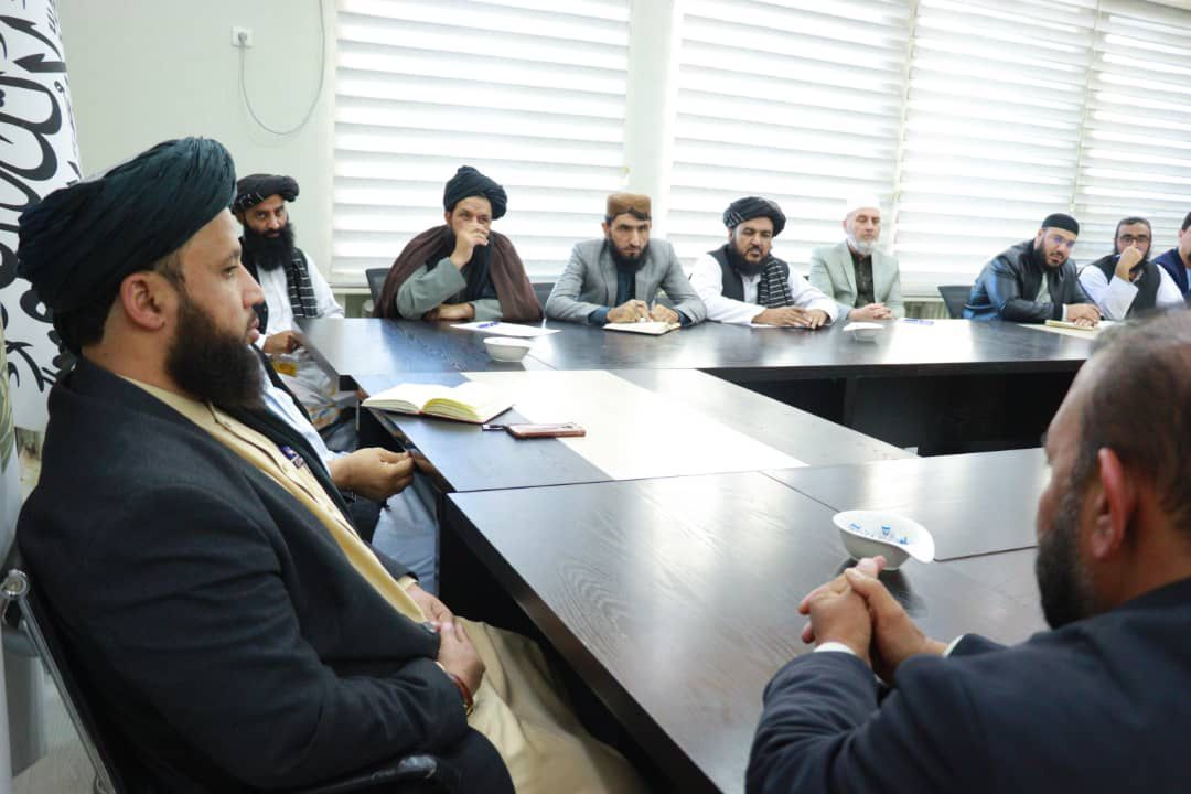 طالبانو د درملو ټولنې له مسوولینو سره له پاکستان څخه د وارداتو د بندېدو په اړه خبرې وکړې