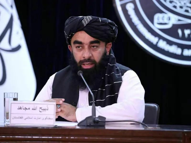 مجاهد: مسئولانی که در به زور بردن یک دختر  از خانه پدرش در غور دست داشتند، بازداشت شدند