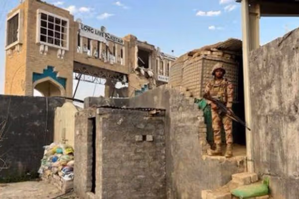 د طالبانو او پاکستان د جګړې په شپږمه ورځ څه تېر شول؟