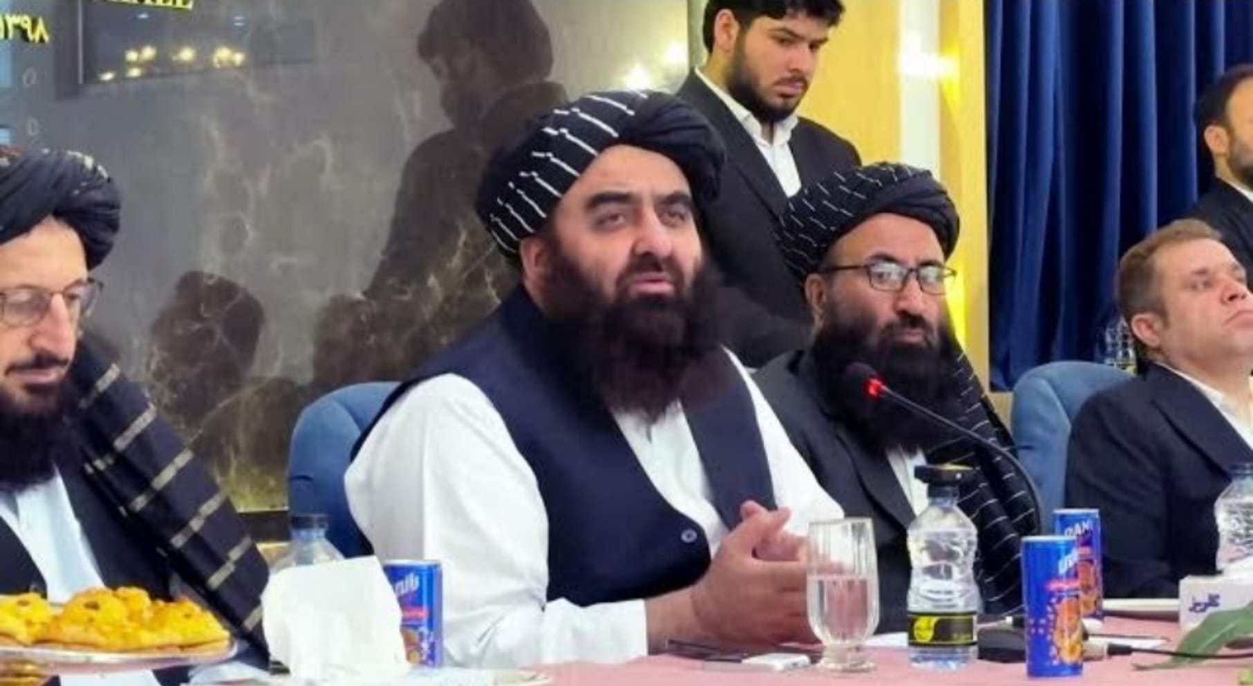 امیرخان متقی می‌گوید امریکا و ناتو می‌خواهند حکومت طالبان را سقوط دهند