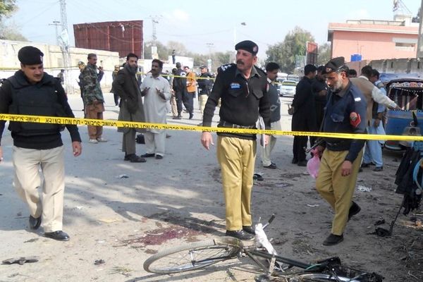 په پښتونخوا کې په دوو جلا بریدونو کې څلور پاکستاني پولیس وژل شوي