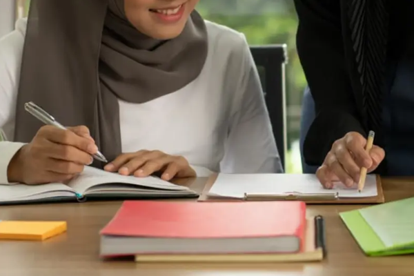 AUAF to Provide One-Year Education Opportunity To Deprived Afghan Girls