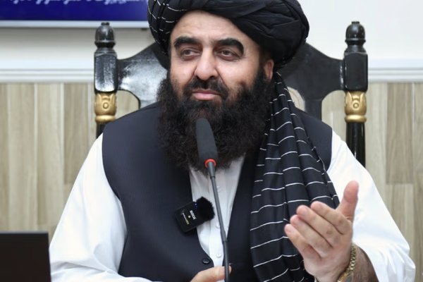 أمير خان متقي: باكستان تسعى لتنفيذ "مشاريع غامضة"