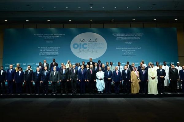 په استانبول کې د بهرنیو چارو وزیرانو په ډلهییز انځور کې د متقي غیابت