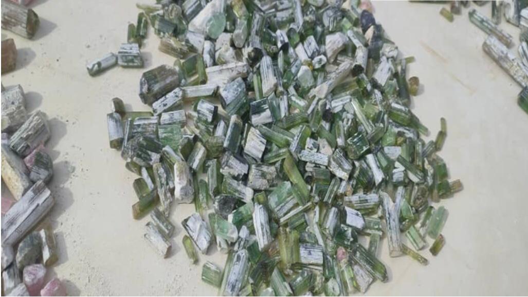 طالبانو په کونړ ولایت کې د ۱۲۰.۵ مېلیونه افغانیو په ارزښت ۸۰ کیلوګرامه بېروج پلورلي دي