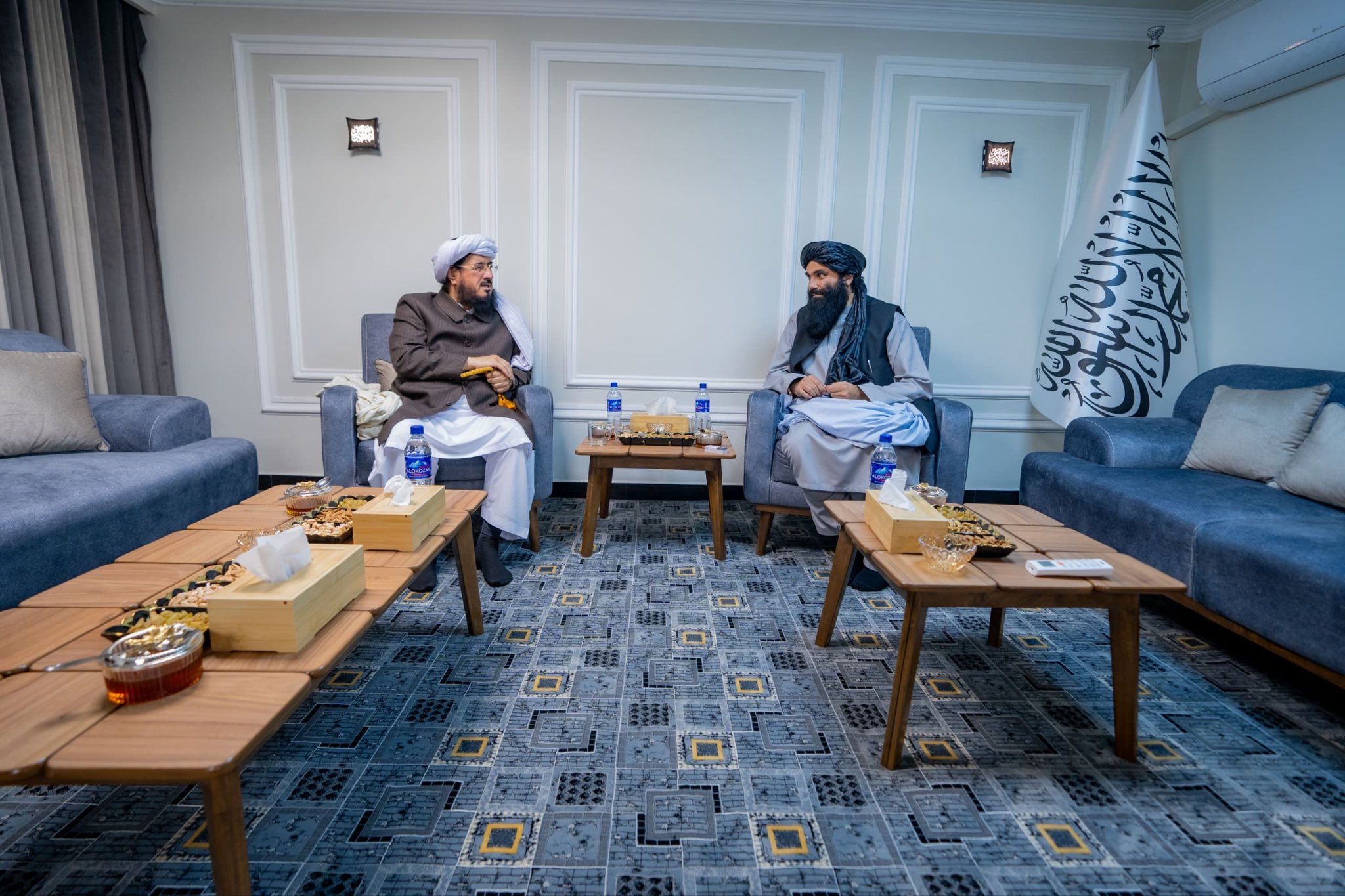 عضو جمعیت علمای پاکستان با سراج‌الدین حقانی در کابل دیدار کرد