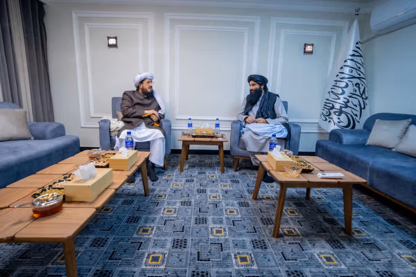 د پاکستان جمعیت العلماء جګپوړي مشر له سراج الدین حقاني سره لیدلي