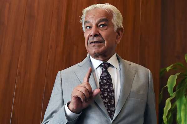 د خواجه اصف ادعا: تحریک انصاف ګوند د ټيټيپي په همکارۍ د «خطرناک تاوتریخوالي» پلان لري