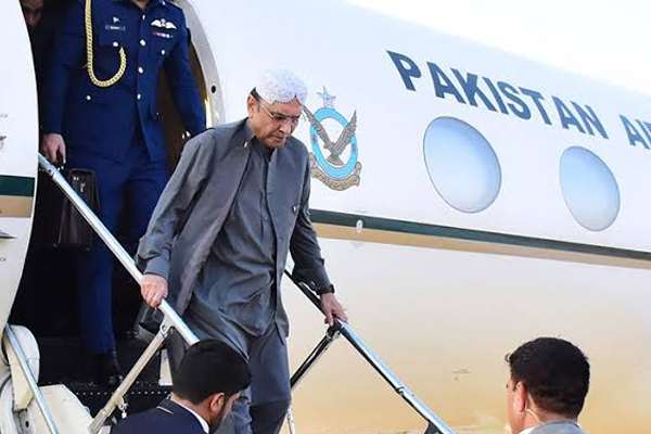 د پاکستان ولسمشر زرداري ولې لندن کې ناست دی؟