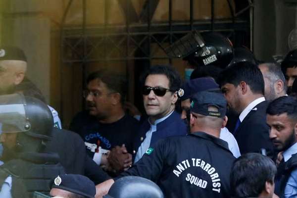 عمران خان: پاکستان با «قانون عاصم منیر» اداره میشود، نه با قانون اساسی