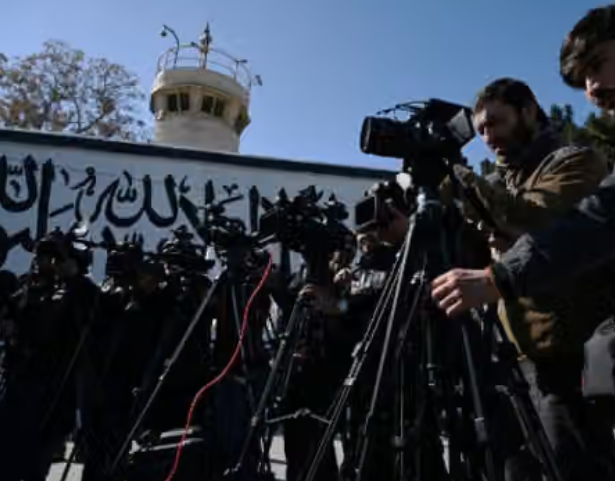 مراسلون بلا حدود: انتقاد مسؤولي طالبان قد يُعاقب عليه بالجلد والسجن