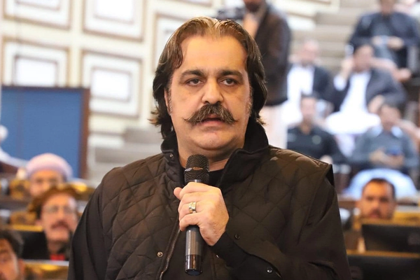 علي امین ګنډاپور: «ټيټيپي» له افغانستان نه په پاکستان کې ترهګریز بریدونه کوي