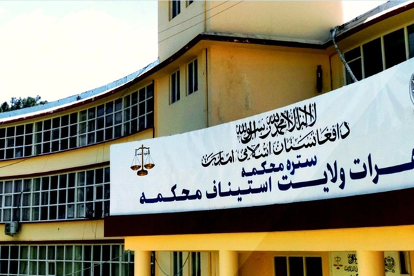 طالبانو په هرات او پکتیا کې ۹ کسان په دُرو وهلي دي