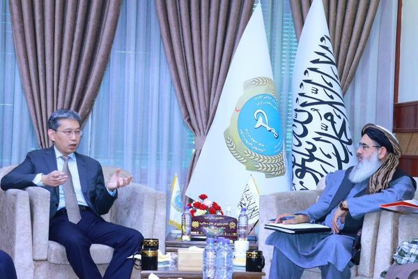 د طالبانو د عامې روغتیا وزیر د چین له سفیر نه د روغتیا په برخه کې د همکاریو غوښتنه کړې