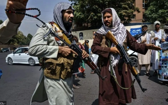 قامت حركة طالبان بجلد امرأة وسبعة رجال في كابل