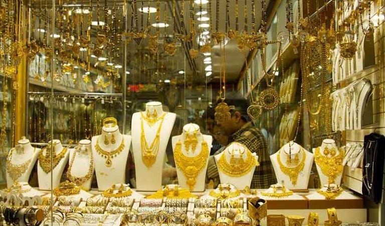 طالبان دو پاکستانی را به اتهام سرقت بازداشت کرد