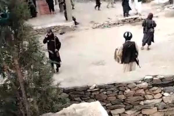 د ننګرهار په درهنور کې د کورونو د تخلیې خبرداری؛ ځايي اوسېدونکي وايي اخر چېرته لاړ شو؟