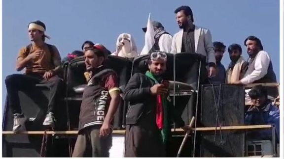 د عمران خان مېرمن: تر څو مو چې عمران خان له زندانه نه وي راخوشې کړی لاریونونه به روان وي