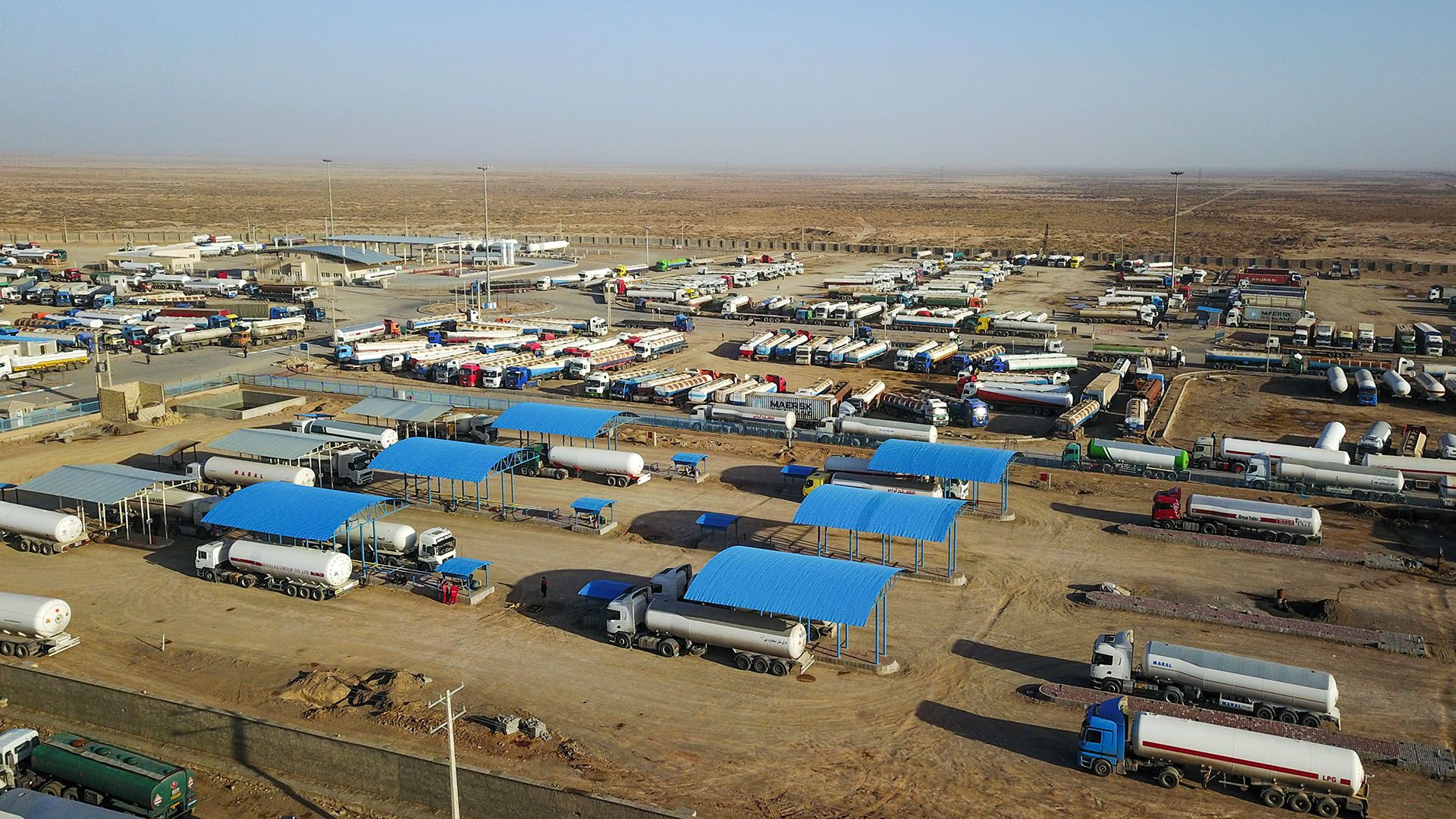  د دوغارون-اسلام کلا پر پوله ولاړې لارۍ هره ورځ یونیم تر دوه میلیونه ډالرو زیان اړوي