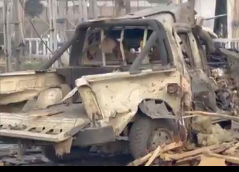 رنجر نظامی طالبان که در حمله پاکستان به درمانگاه امید تخریب شد. منبع عکس: رویترز.