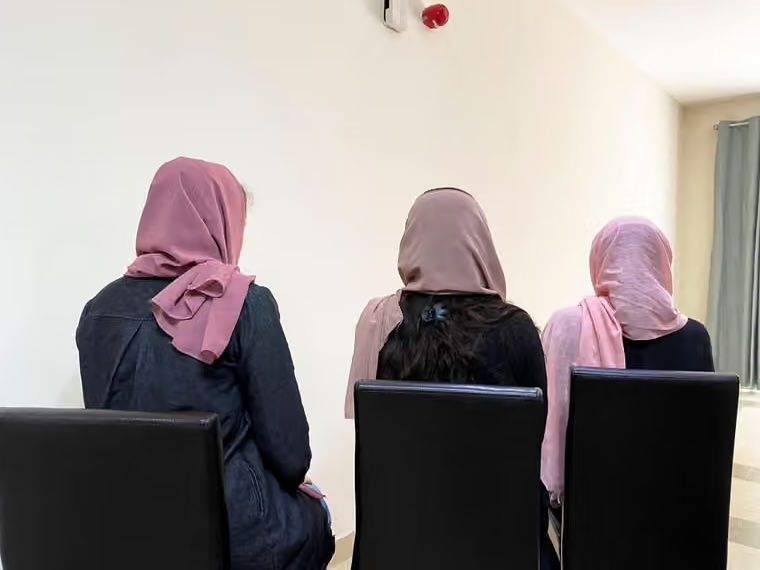 له قضايي نظام څخه د ښځو سیستماتیک اېستل څنګه د عدالت غوښتنې لارې وتړلې؟