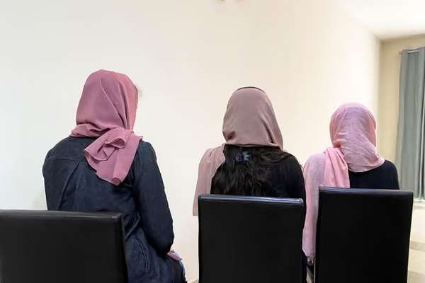 له قضايي نظام څخه د ښځو سیستماتیک اېستل څنګه د عدالت غوښتنې لارې وتړلې؟
