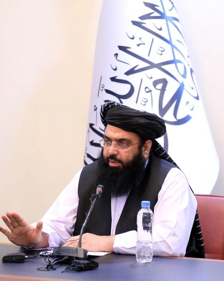 مولوي کبير: د ديني او عصري علومو ترمنځ تضاد ختم شوی او موږ دواړو ته پاملرنه کوو