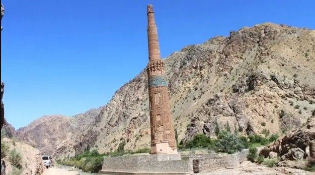 بنای تاریخی در خطر فروپاشی؛ مقام یونسکو از منار جام دیدن کرد