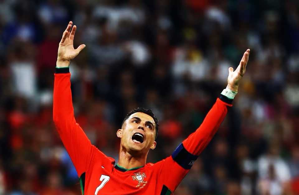 کریستیانو رونالدو: من کامل‌ترین فوتبالیست تاریخ هستم و بهتر از خودم ندیدم!