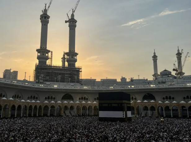 طالبان تصف الهجوم بطائرة مسيّرة قرب مكة بأنه «جريمة لا تُغتفر»