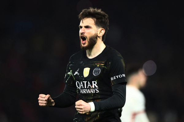 پیروزی پرگل پاریسنژرمن مقابل چلسی با درخشش کواراتسخلیا