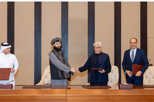 گفتوگو در سایه بیاعتمادی؛ طالبان و اسلامآباد به آشتی میرسند؟