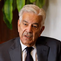 خواجه آصف اعلام کرد پاکستان آماده جنگ دو جبههای با هند و افغانستان است