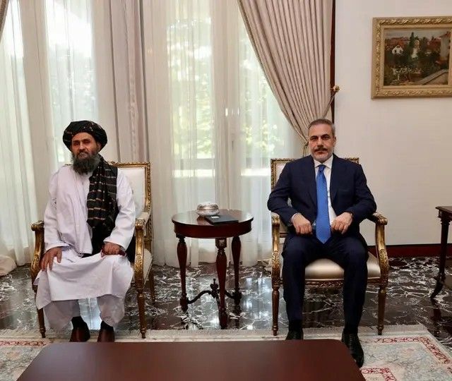 انجمن دیپلومات‌های افغانستان میزبانی ترکیه از طالبان را «بازی دوگانه و مشروعیت‌دهی» دانست 